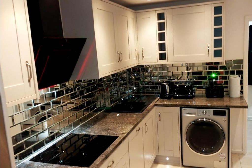Apartamento Impeccable 2-Bed House Londres Exterior foto