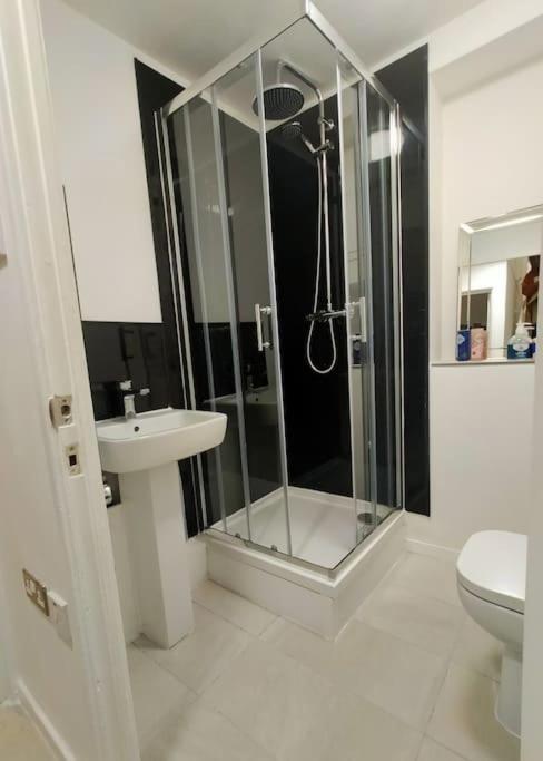 Apartamento Impeccable 2-Bed House Londres Exterior foto