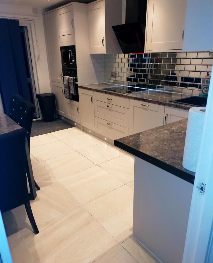 Apartamento Impeccable 2-Bed House Londres Exterior foto